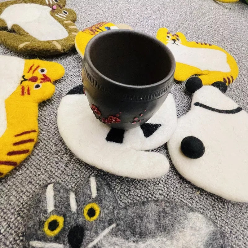 Sous-verres mignons de tasse de chat de chat d'animal de feutre de laine faits à la main